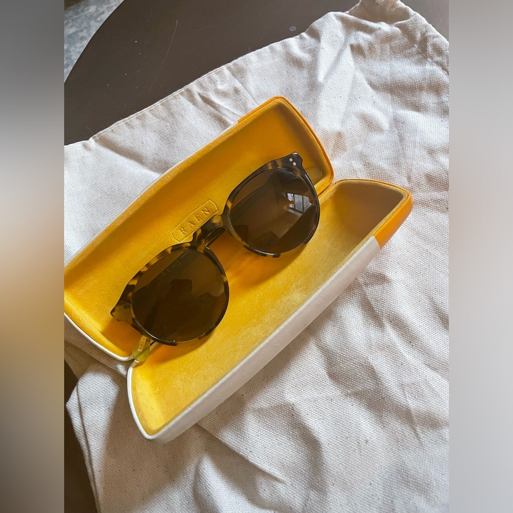 Raen Remmy Unisex Sunglasses in Tokyo Tortoise, size 52, polarized with case
